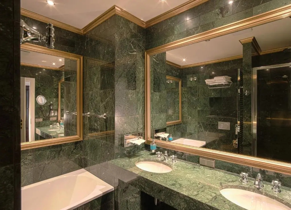 Premium Double room (full double bed)