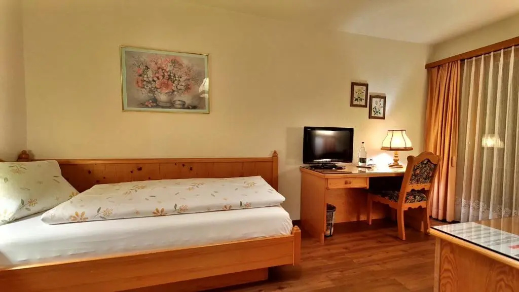 Hotel Cresta - Chambres