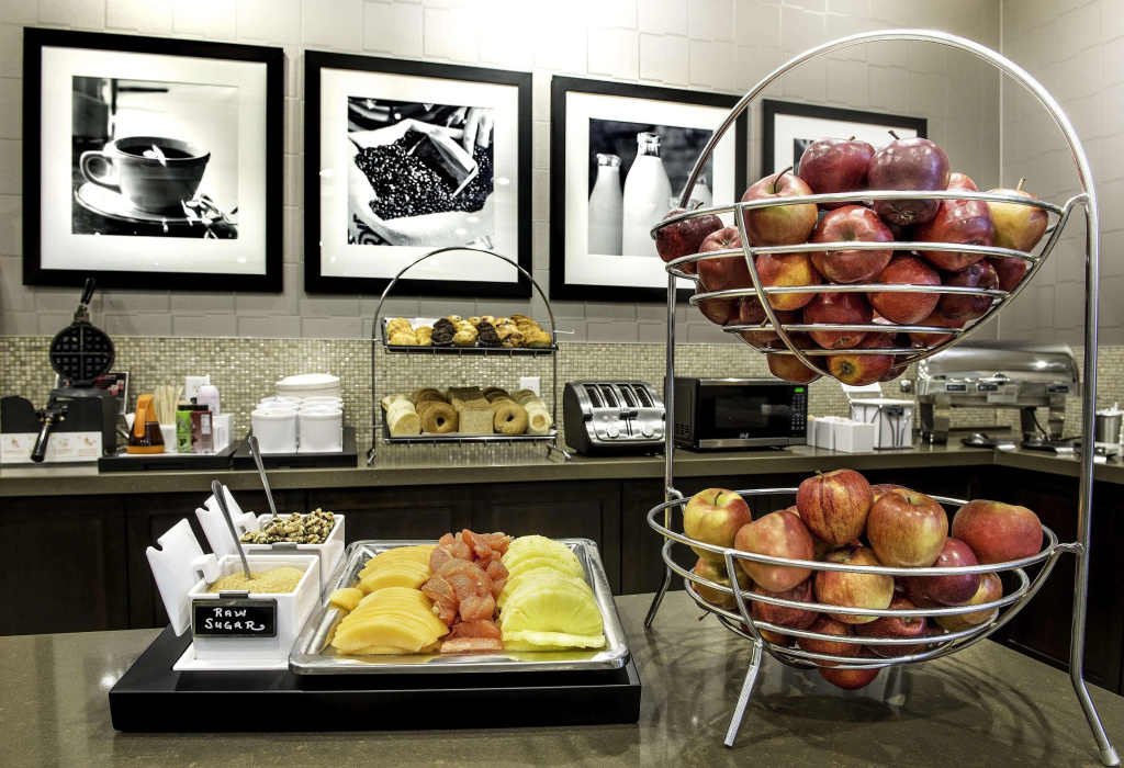 Food & Beverage