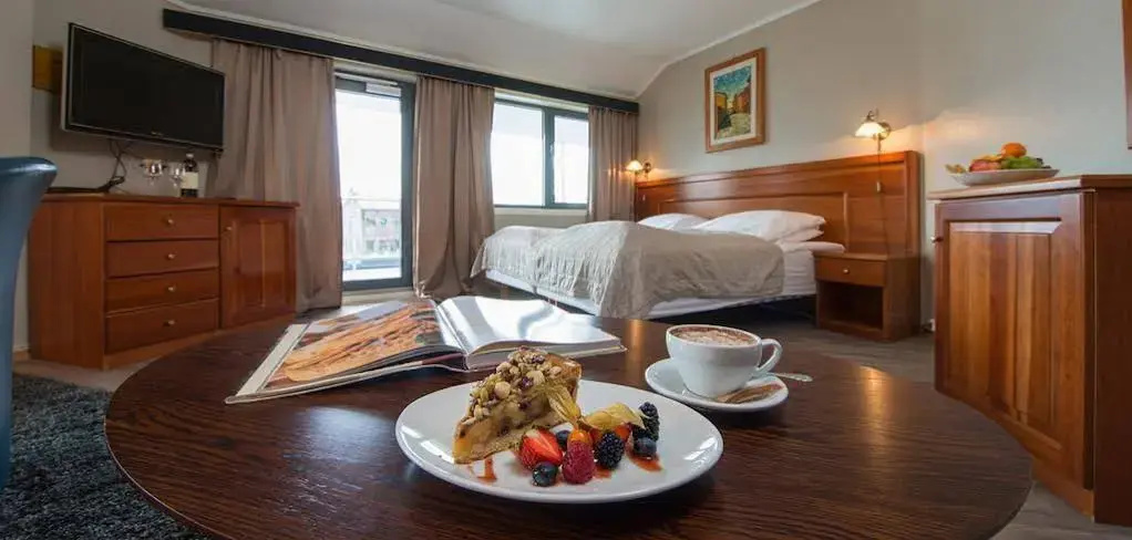 Tino's Hotel - Général