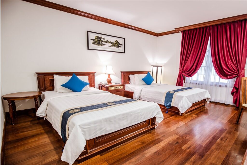 Royal Crown Hotel and Spa by null