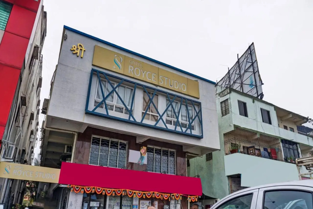 OYO 946 Royce Studio Apartments