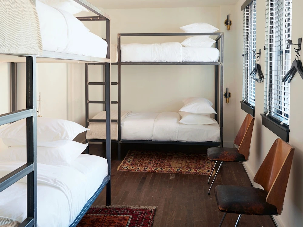 Standard Sextuple room