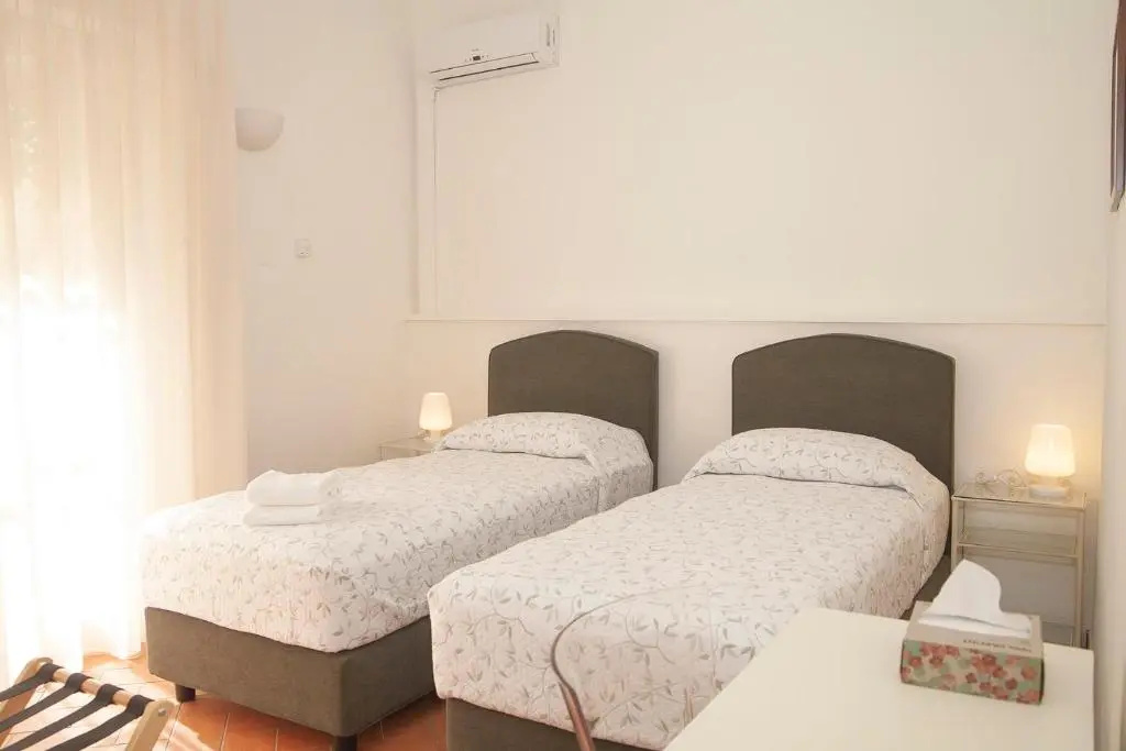 Standard Double room with garden view (full double bed)