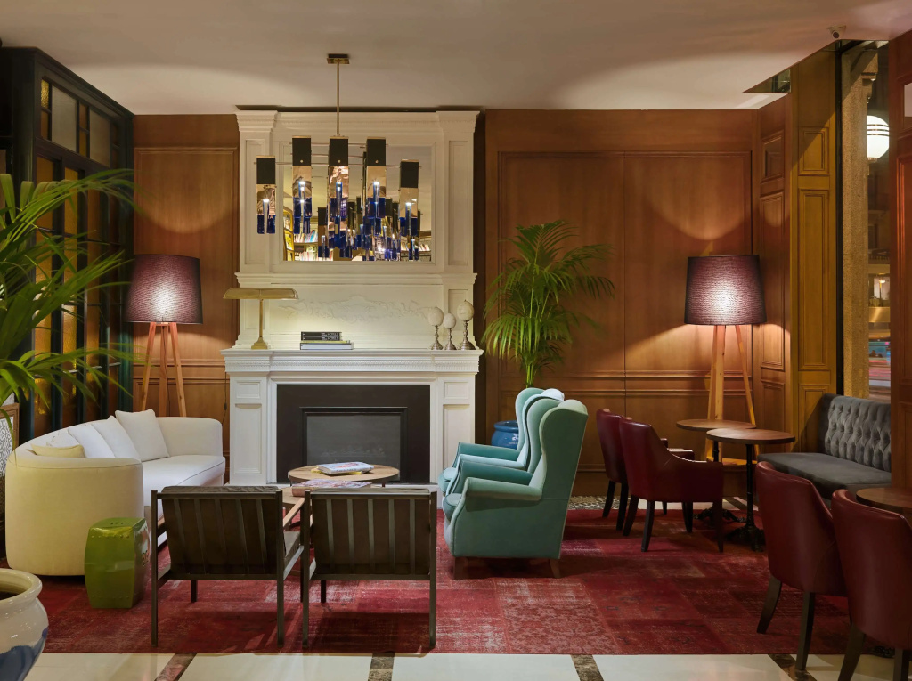 Lobby & Reception