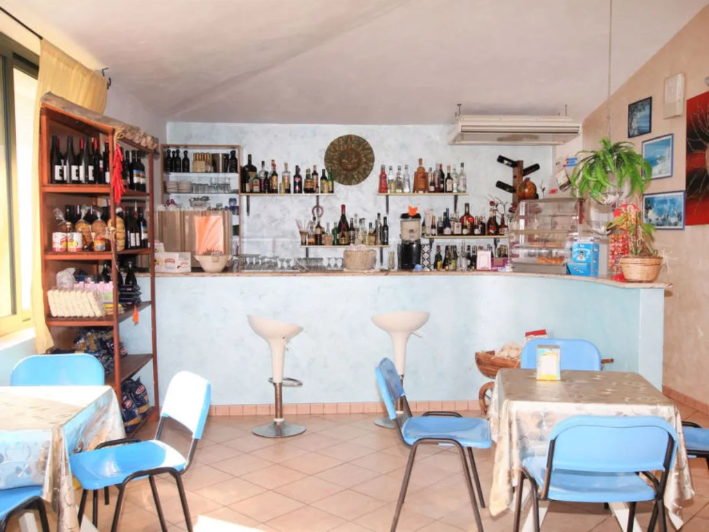 Food & Beverage