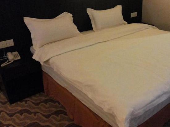 Eminent Hotel