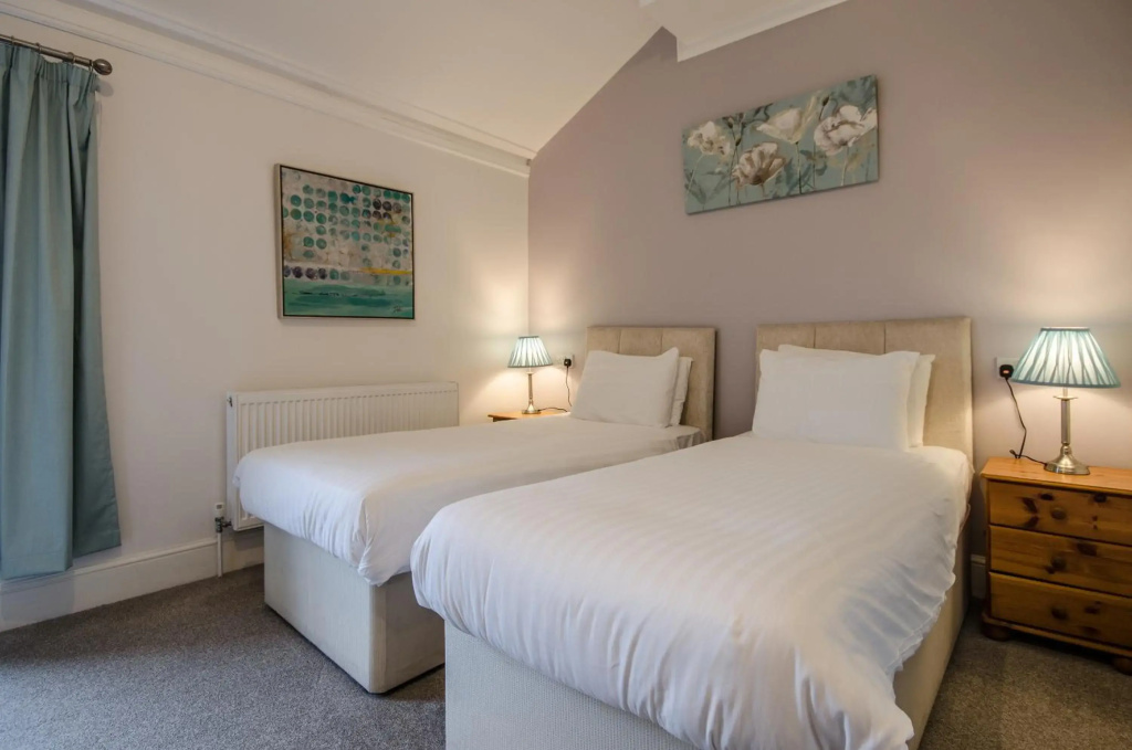 Dukes Folly Hotel - Général