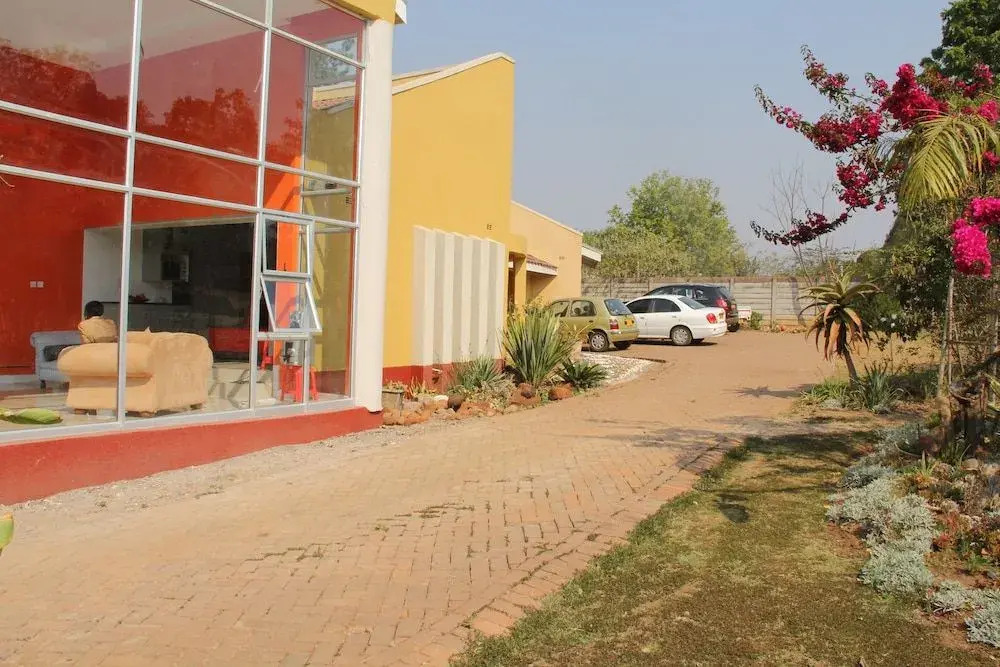 Borrowdale Ground Floor With Poolview