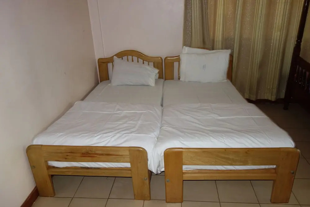 Satellite Hotel - Chambres