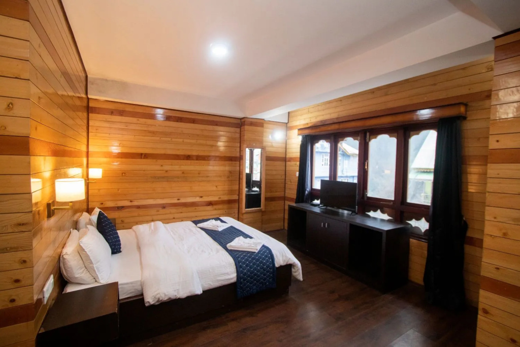 Premium Triple Suite