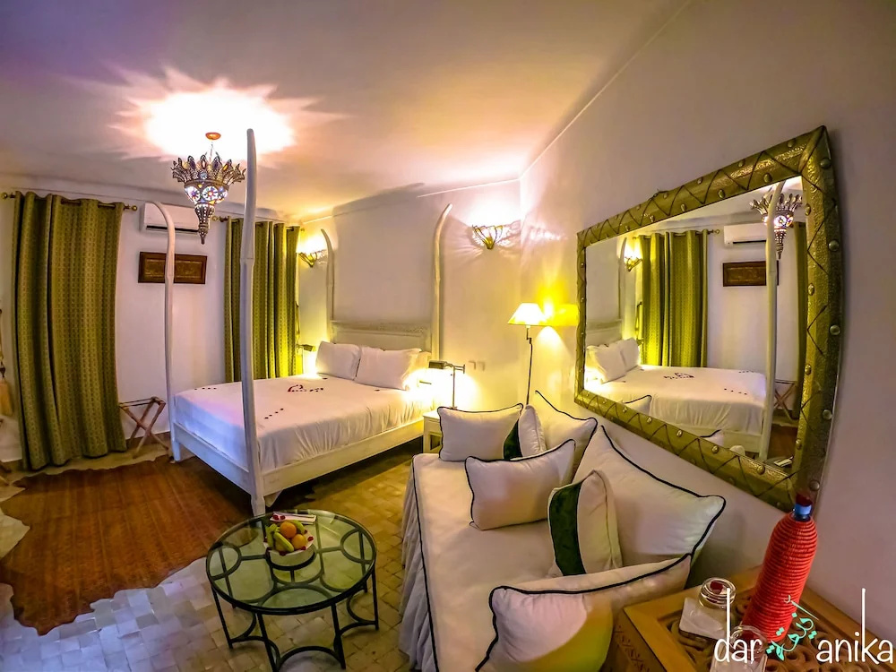 Double Suite (full double bed)