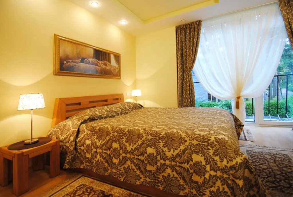 1 Bedroom Apartment with balcony