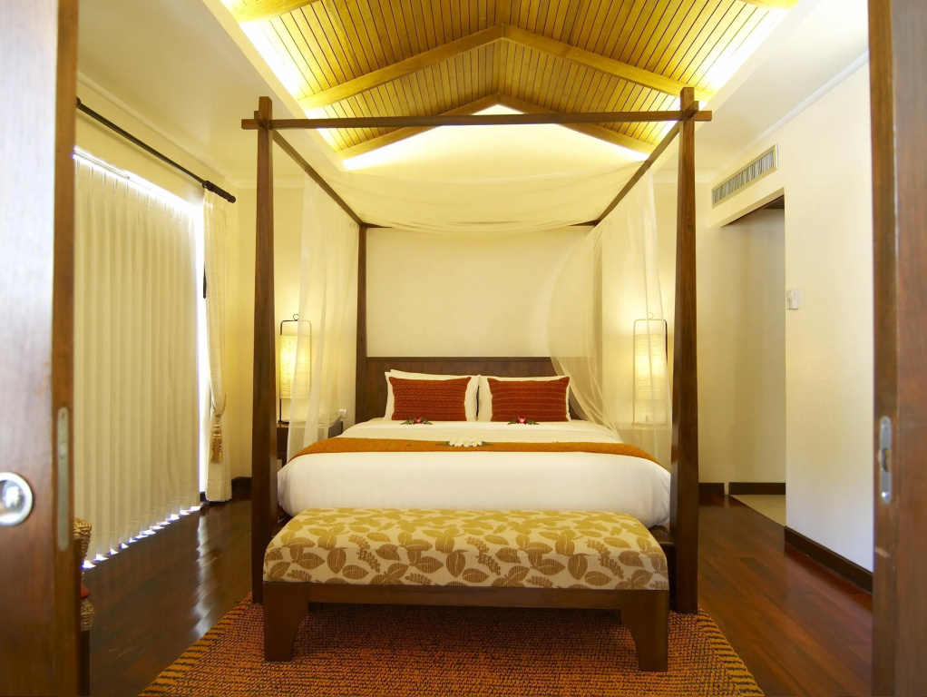 2 Bedrooms Villa