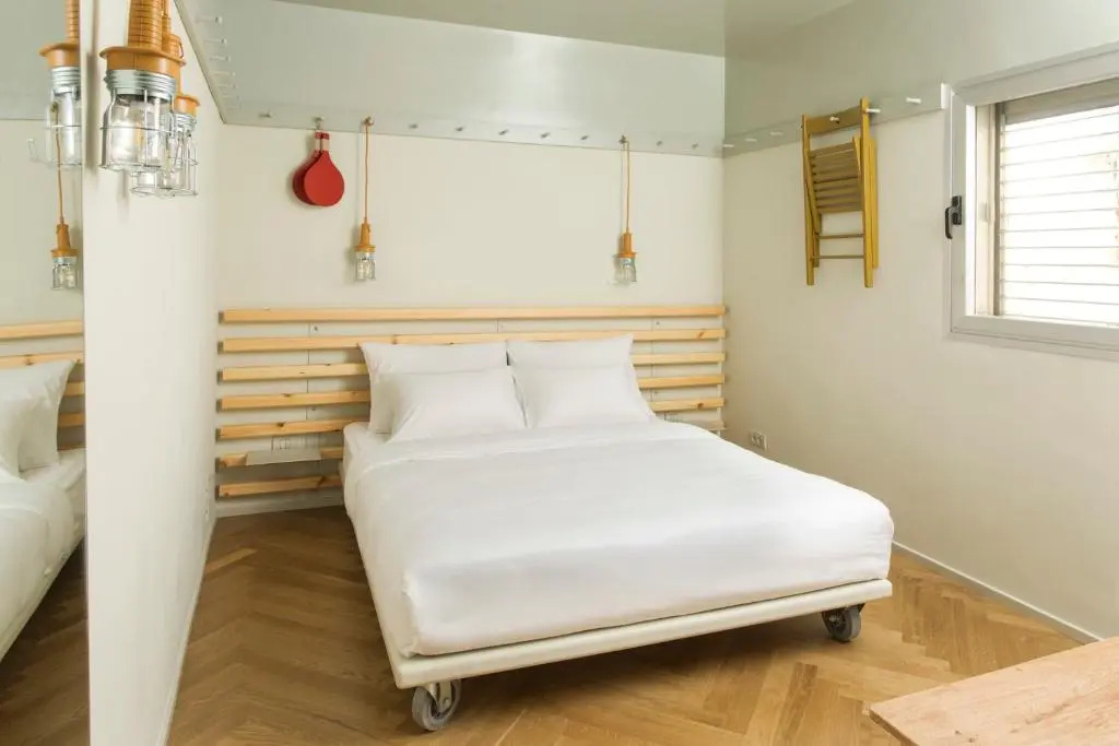 Double room (full double bed)