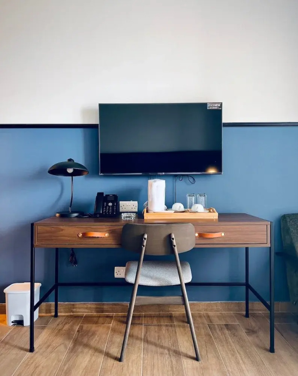 Economy room
