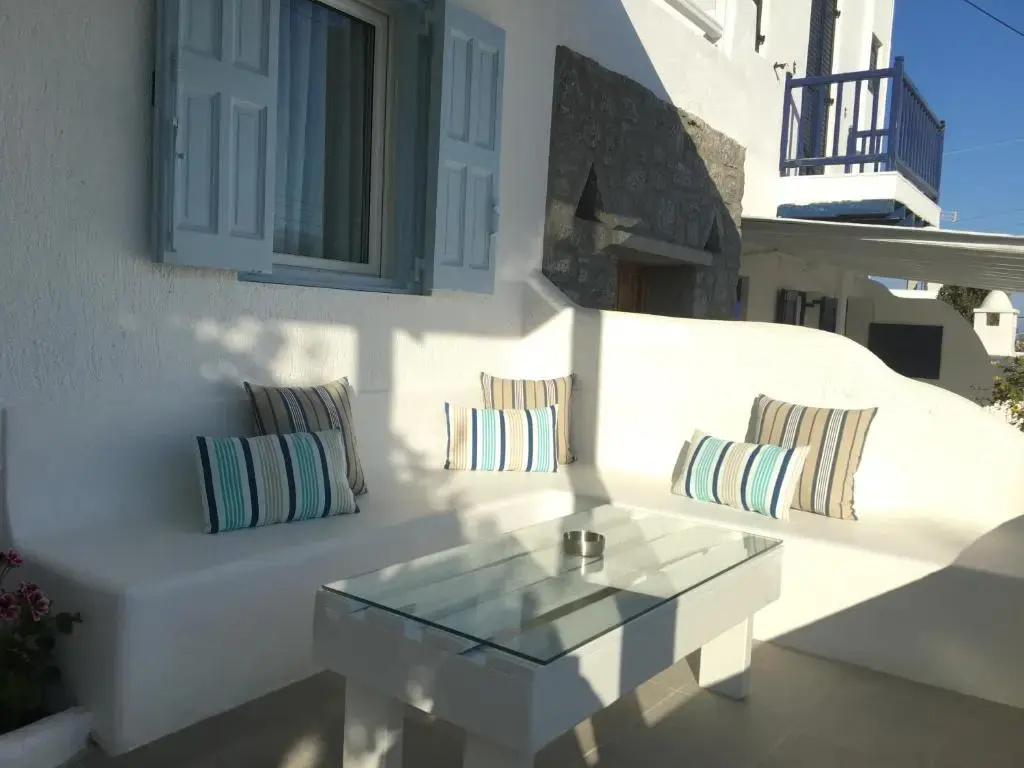 Superior Triple room with partial sea view
