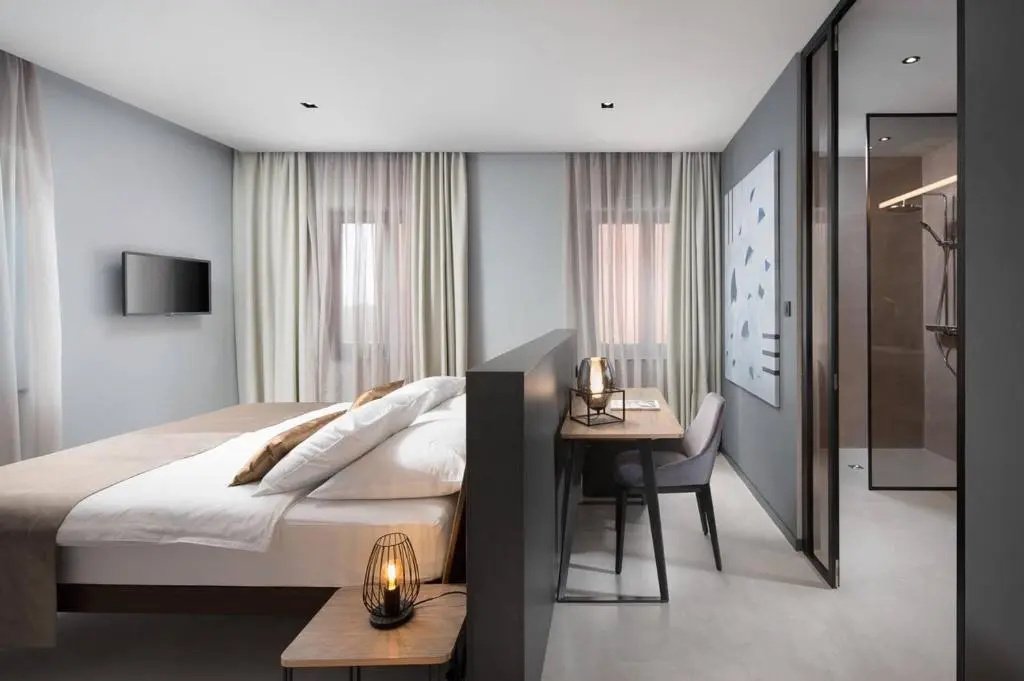 Superior Double room (full double bed)