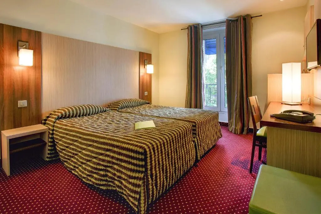 Hôtel Terminus Montparnasse 141