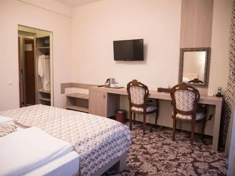 Standard Double room with balcony (full double bed)