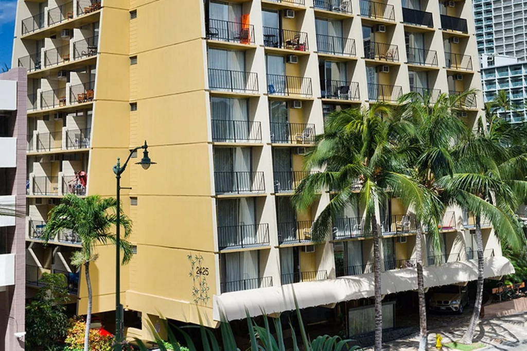 Castle Bamboo Waikīkī Hotel