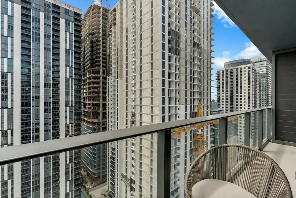 1 Bedroom Apartment with city view