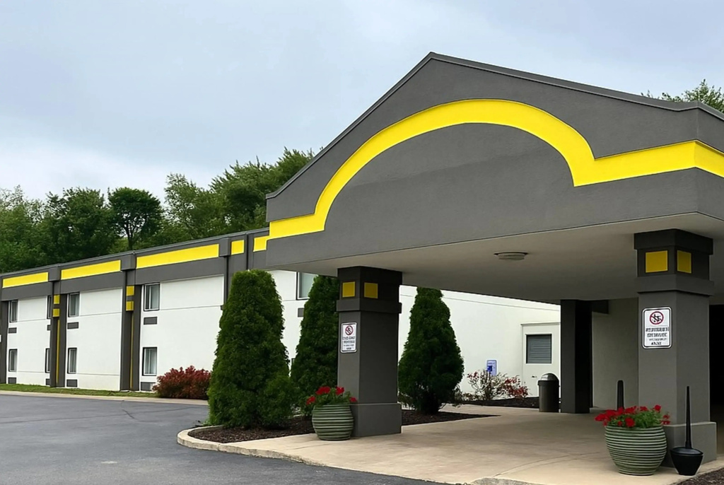 Super 8 by Wyndham Logansport