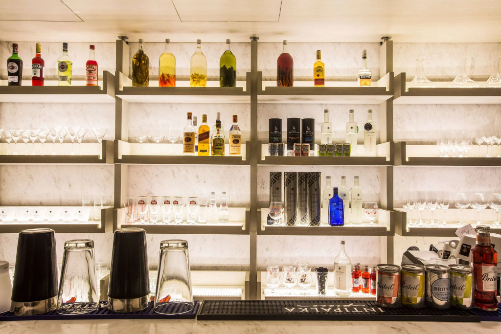 Food & Beverage