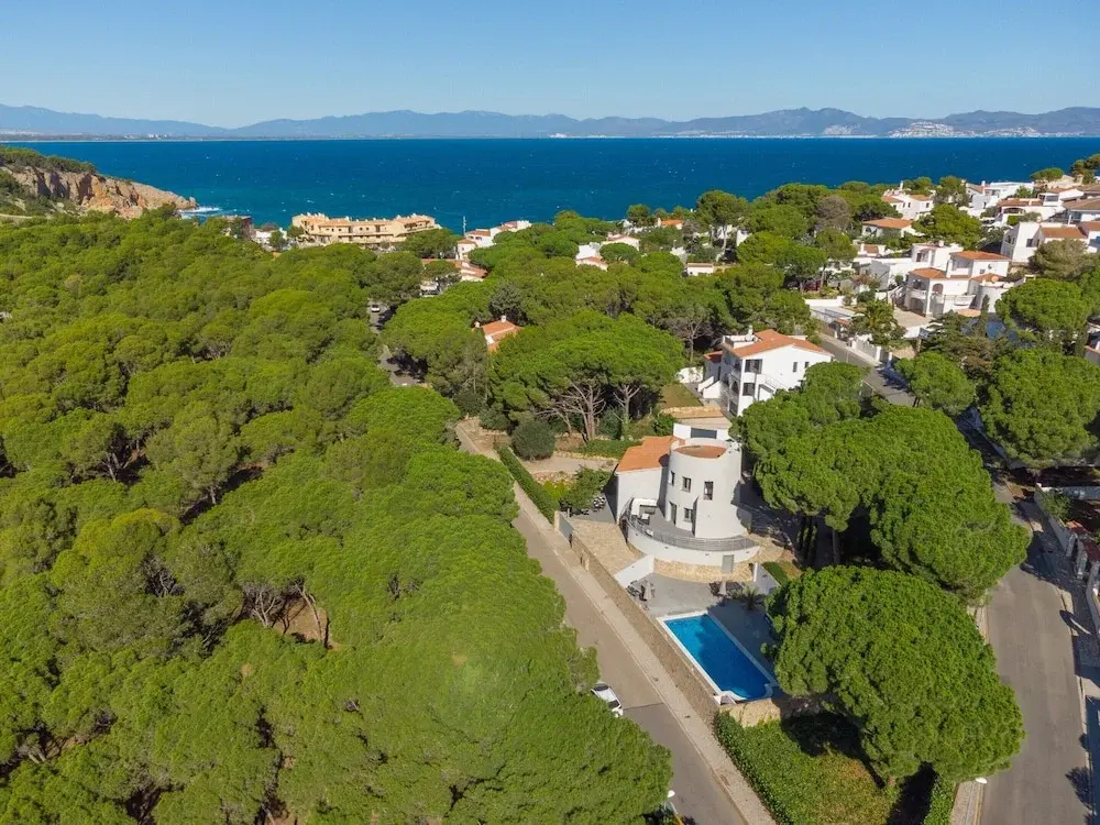 Holiday Home in L'escala Near Platja Cala Montgo