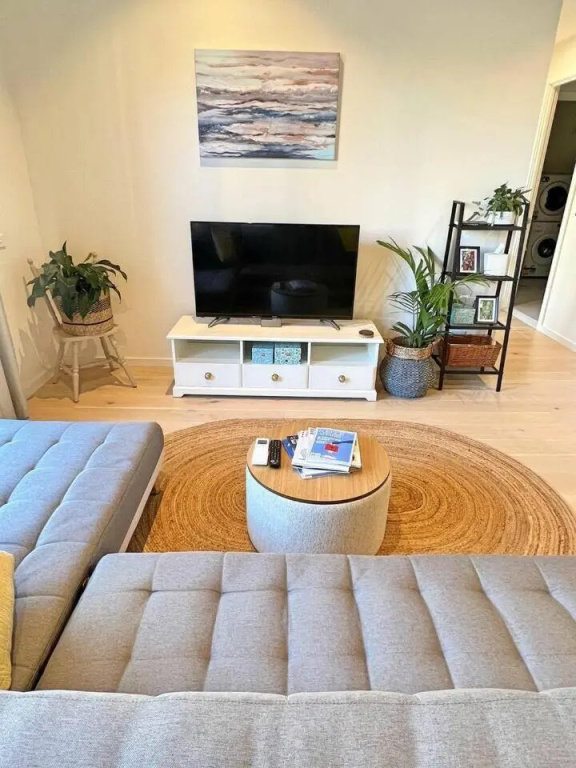 Industrial yet Modern, 1bd 1bth Apt - Woden