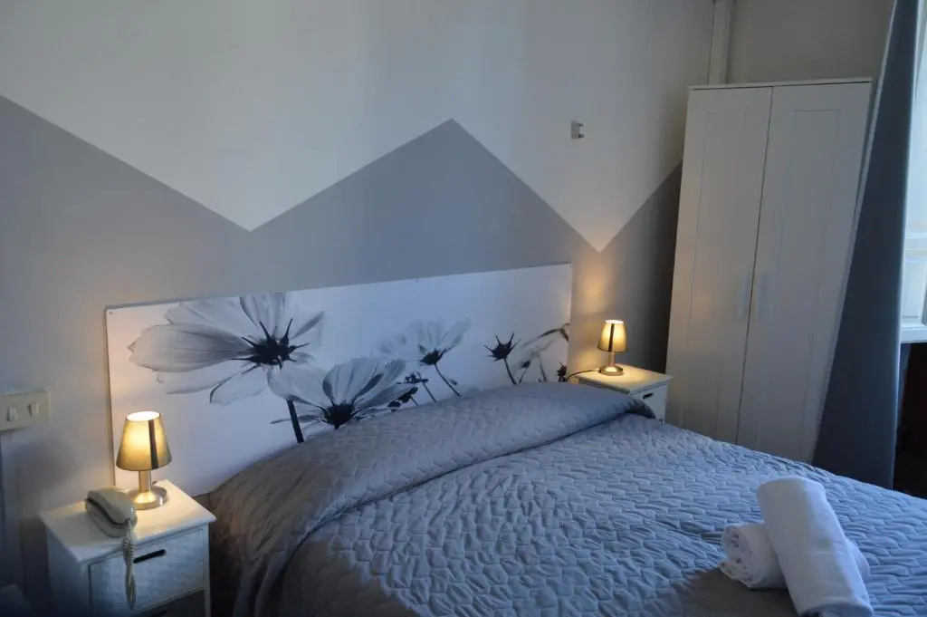 Standard Double room with balcony (full double bed)