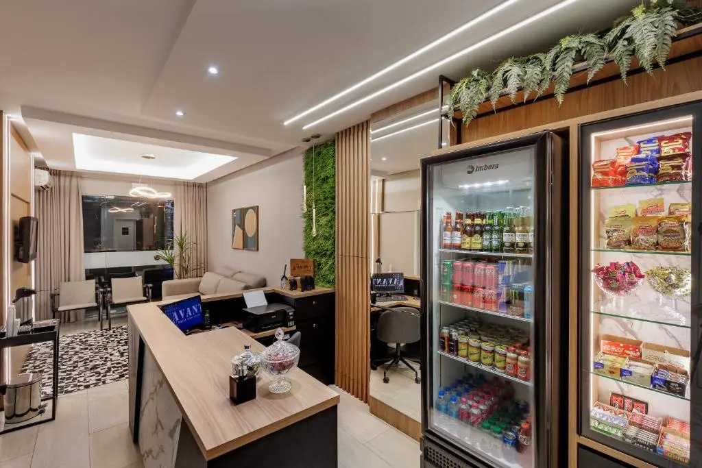Food & Beverage