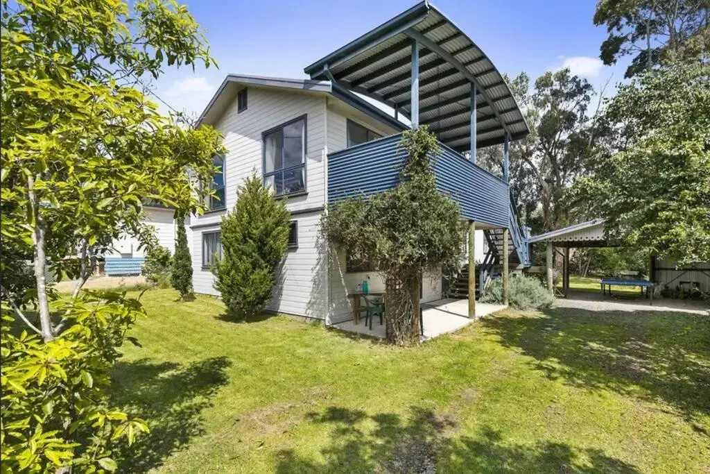 Phillip Island Time - Large home with self-contained apartment sleeps 11
