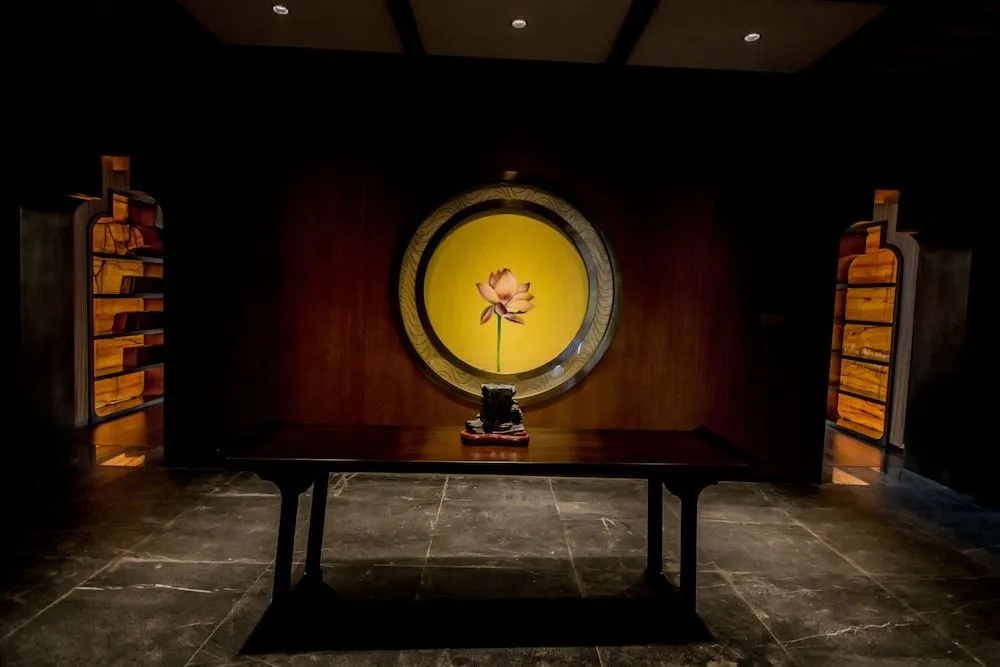 Lobby & Reception
