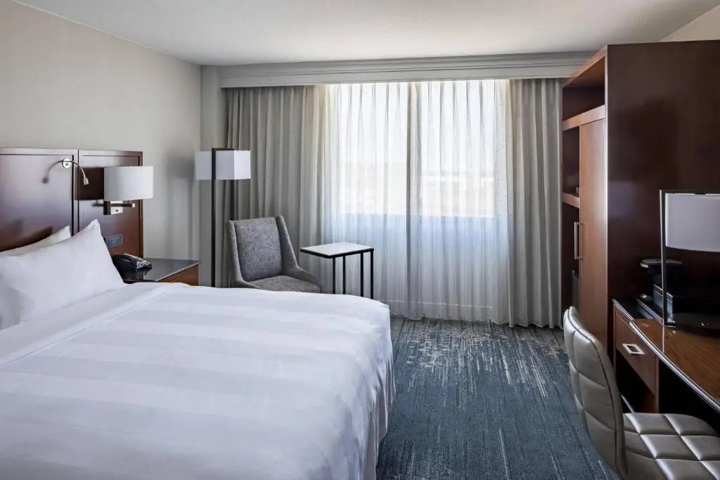 Standard Double room with city view (full double bed)