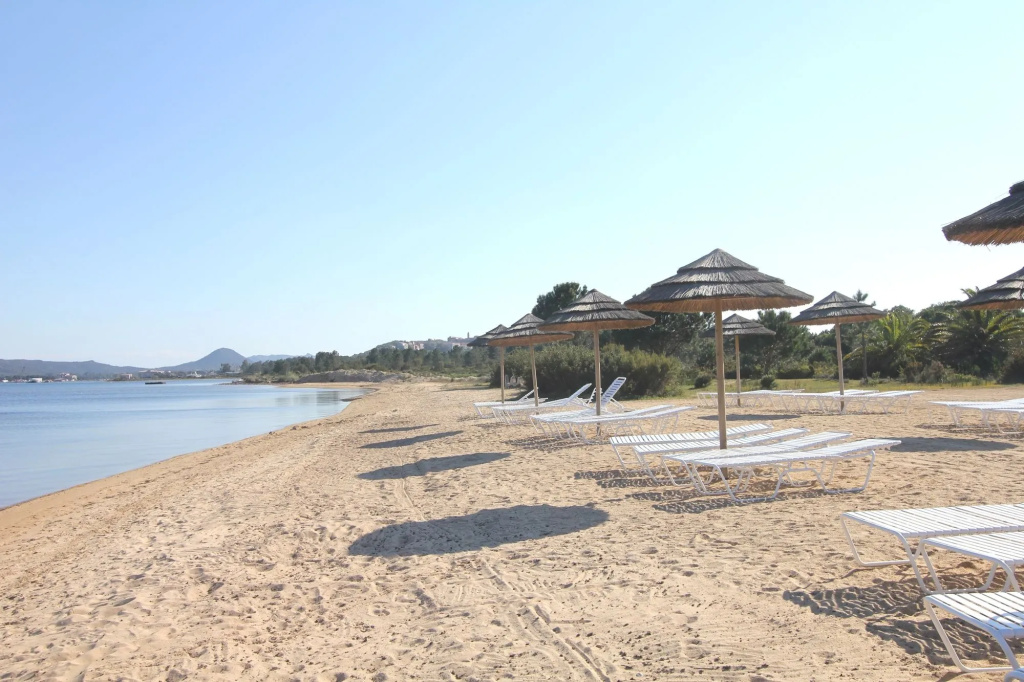 Beach & Waterfront
