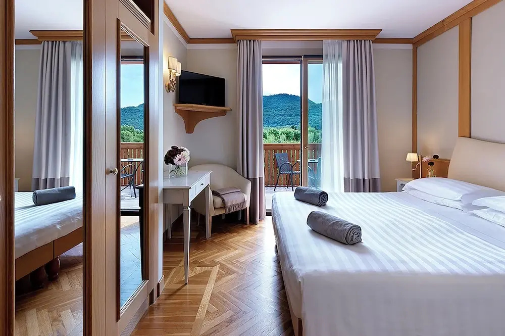 Standard Double room with balcony and with view (full double bed)