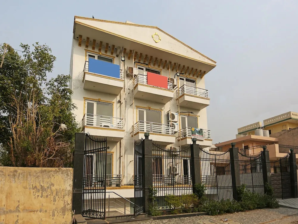 OYO 4026 Royal Inn