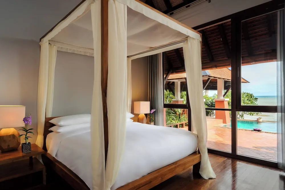 Семейный люкс с 2 комнатами seafront двуспальная кровать в Renaissance Koh Samui Resort & Spa