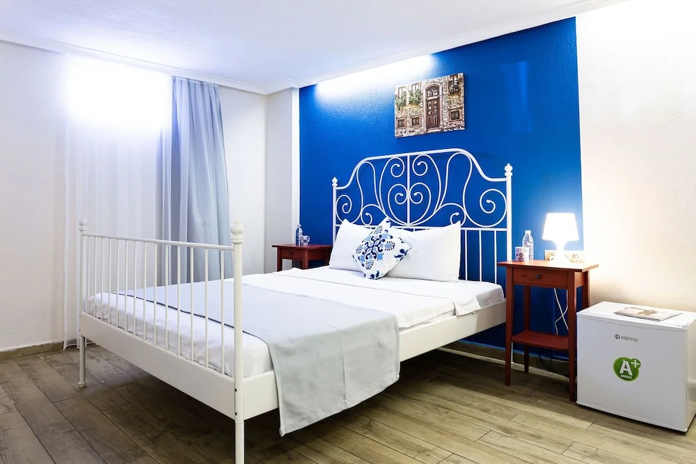 Economy room