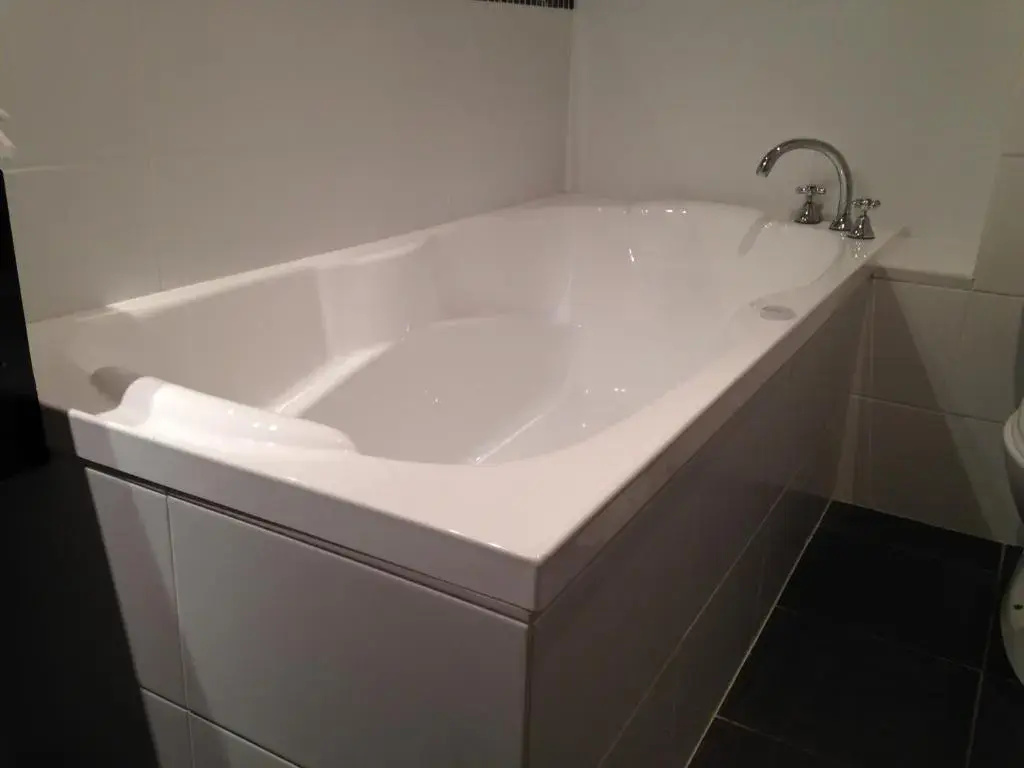 Premium Double Suite full double bed