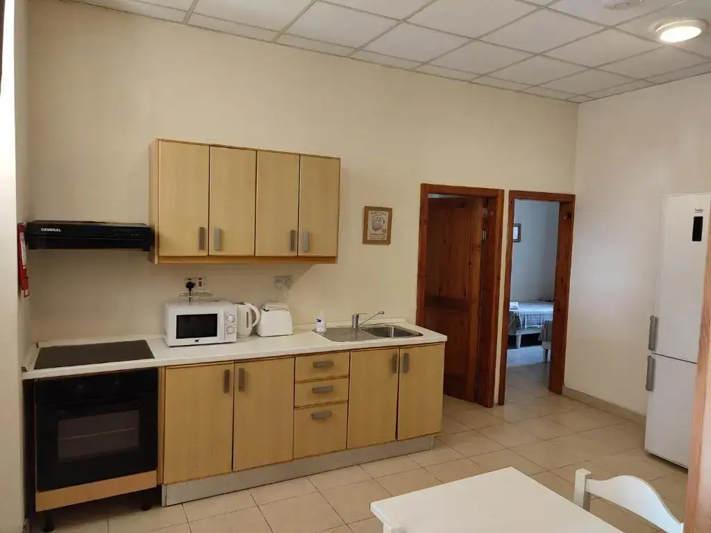Basic Triple room