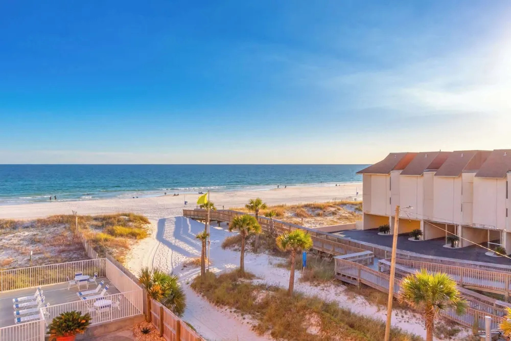 Gulf View 2 Bed Beaches Pool Dining and Fun