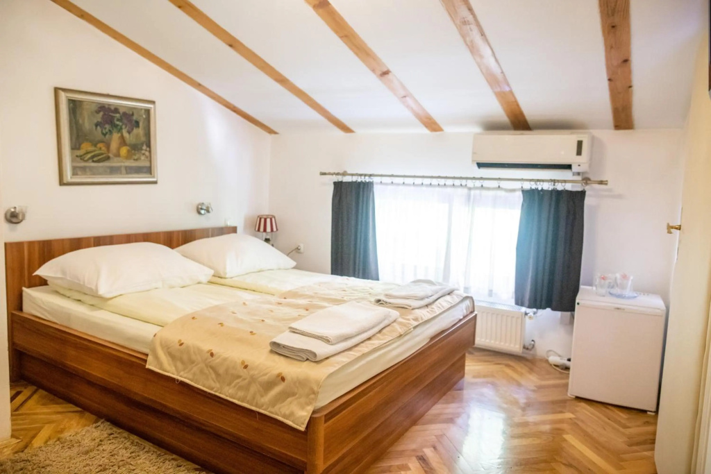 Hotel Herc — 3