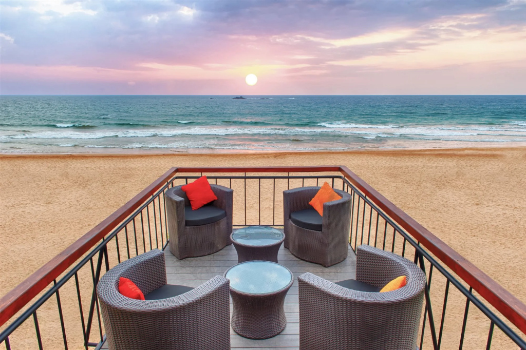 Beach & Waterfront