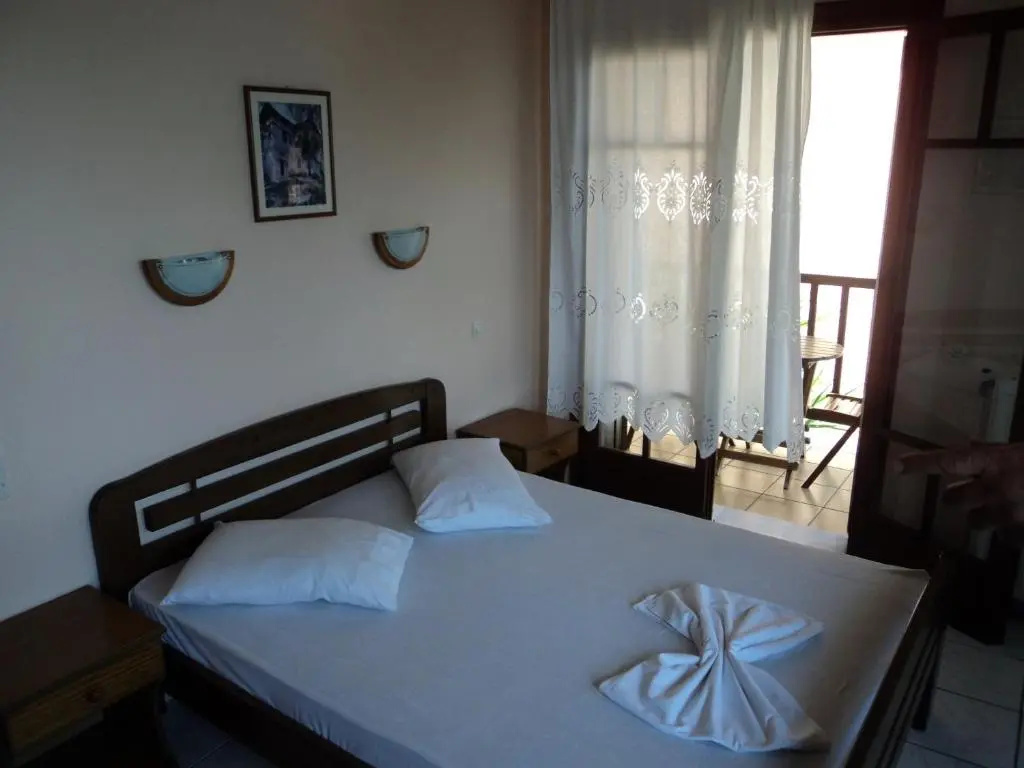 Standard Double Basement room with sea view (full double bed)