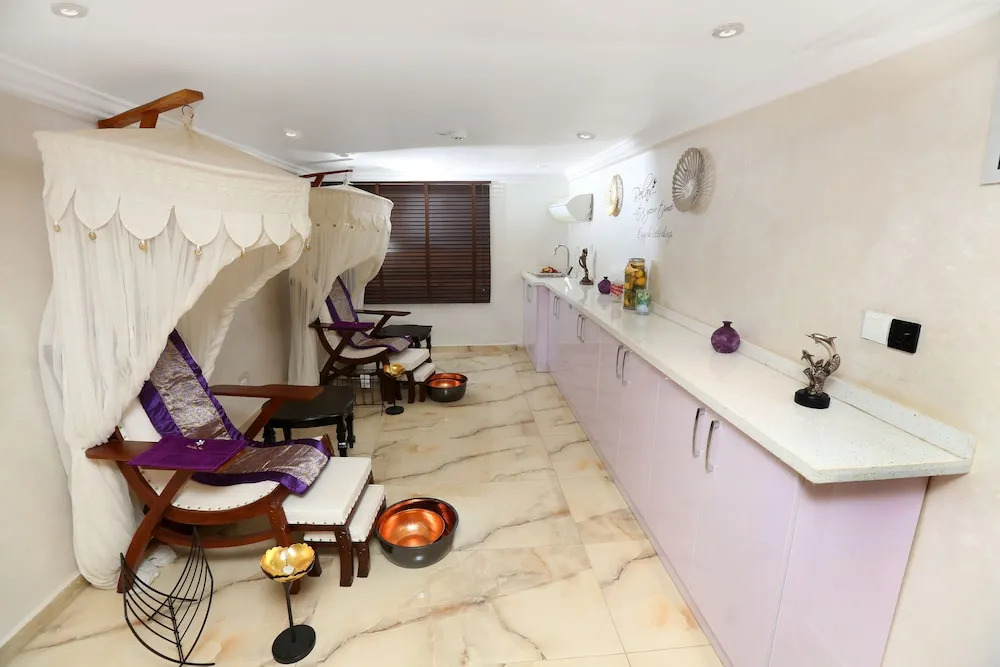 The Wells Carlton Hotel and Apartments - фото 7