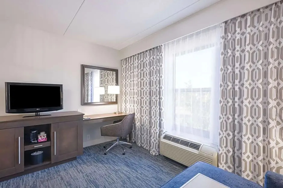 Deluxe Double room (full double bed)