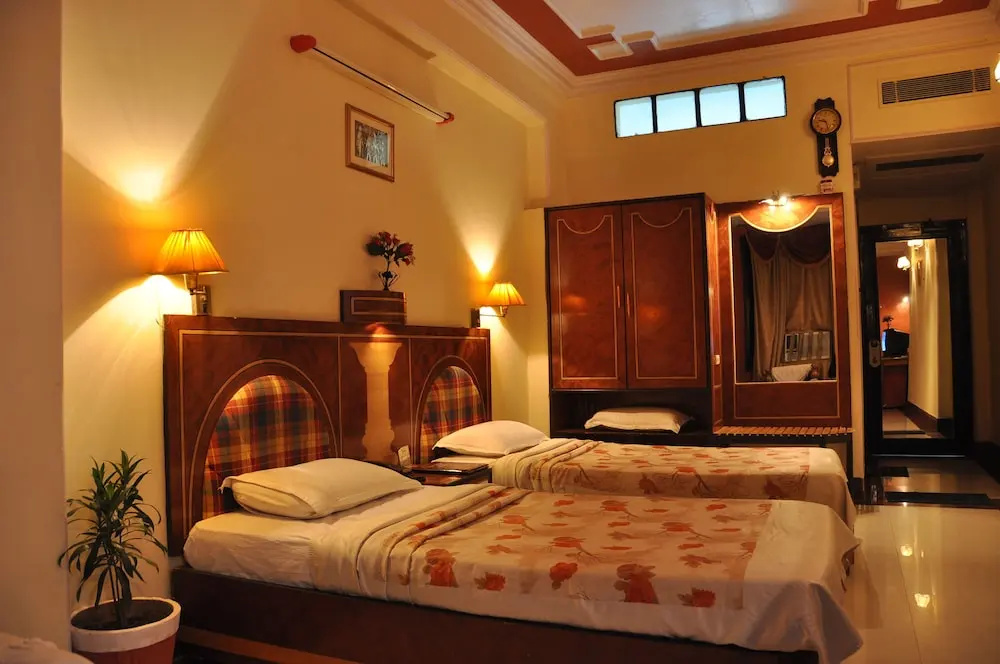 Hotel Rishi Regency - Chambres