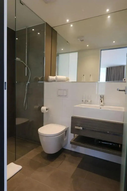 Double Suite (full double bed)